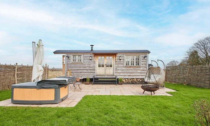 Bronllys Skihütte | Host & Stay | Glöyn Byw