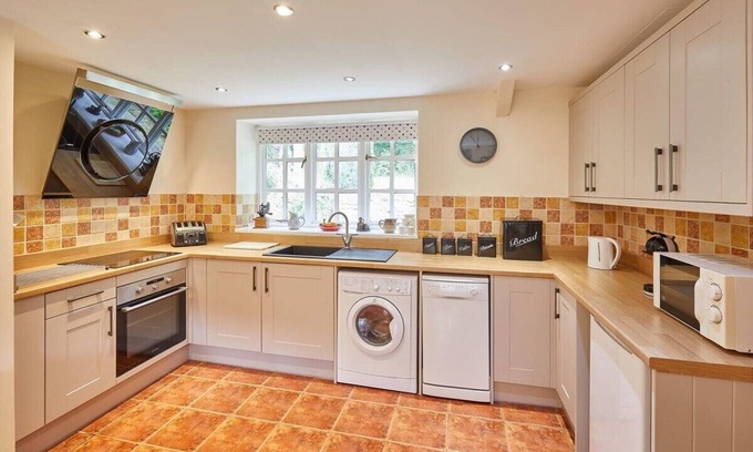 Pickering Haus | Host & Stay | Heron Cottage