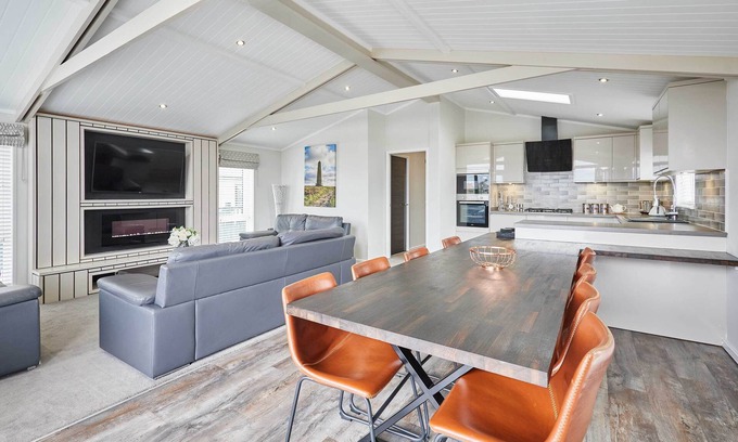 Carlton-in-Cleveland Skihütte | Host & Stay | Stan Hollis Lodge