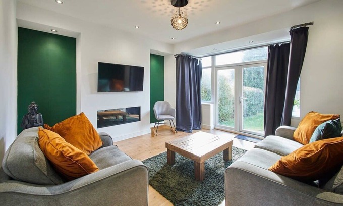 Heworth Haus | Host & Stay | York City House