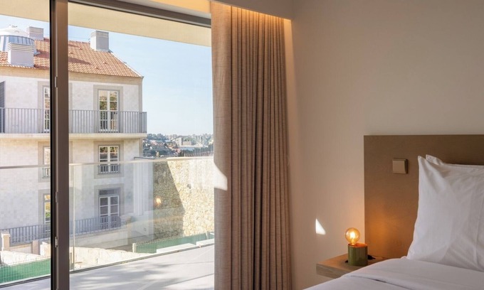Santa Marinha Haus | Host Wise - 5 Fervença Boutique Palace Flats