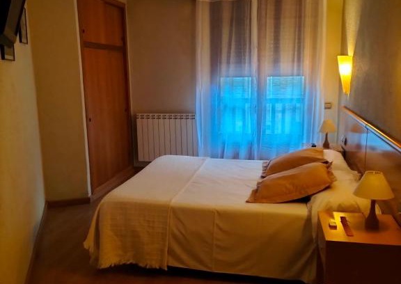 Cantonigros Haus | Hostal Cabrerès