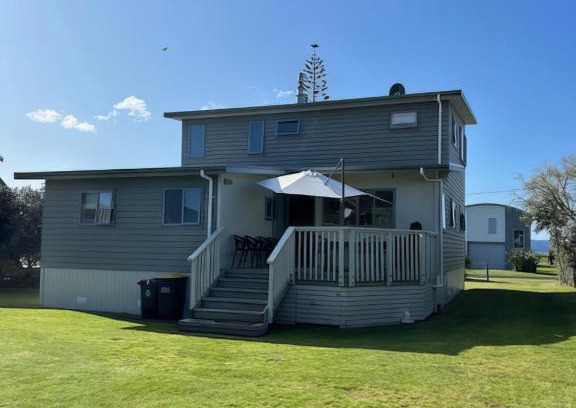 Cooks Beach Haus | Hosts on the Coast - Reel Escape on Banks