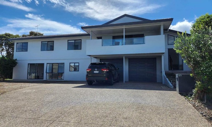 Whitianga Haus | Hosts on the Coast Top 100 on Centennial