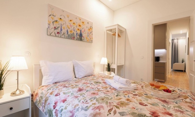 Guimaraes Wohnung | HostWise - Central Apts Near Guimarães Sites