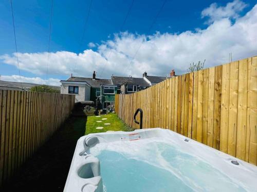 Blaenavon Haus | HOT TUB - Miners Cottage - edge of Brecon Beacons National Park - Heritage Town
