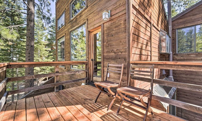 Truckee Hütte | Hot Tub & Ski Shuttle: Northstar Resort House