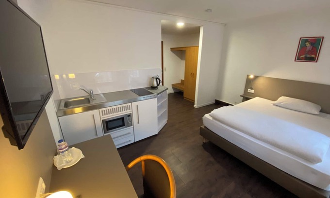Pleidelsheim Hotel | Hotel am Schillerplatz