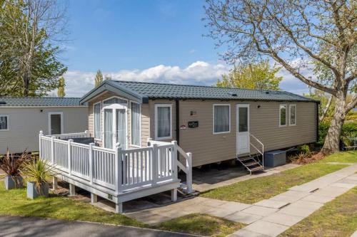 Hamworthy Haus | Hotel du Van - Rockley Park Caravan, Activities On-site