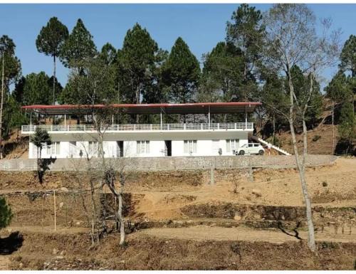 Pauri Haus | Hotel Dungrivill दुन्ग्रिविल्ल