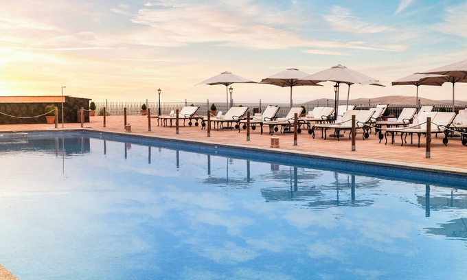 Torrenueva Hotel | Hotel La Caminera Club de Campo