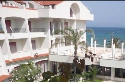 Brancaleone Marina Haus | Hotel Lungomare Brancaleone