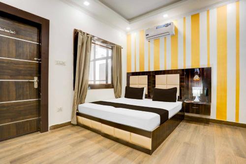 Khajuraho Hotel | Hotel O Khajuraho Vishwanath Temple