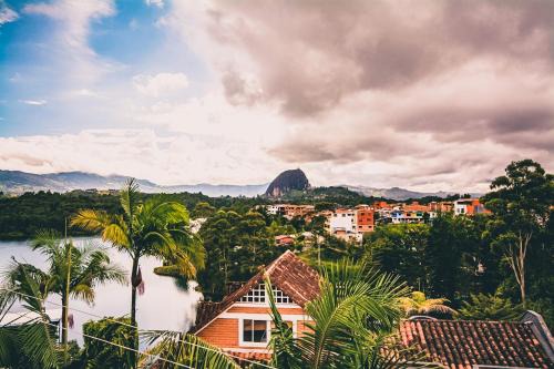 La Ceja Haus | Hotel Spa Bliss Guatape