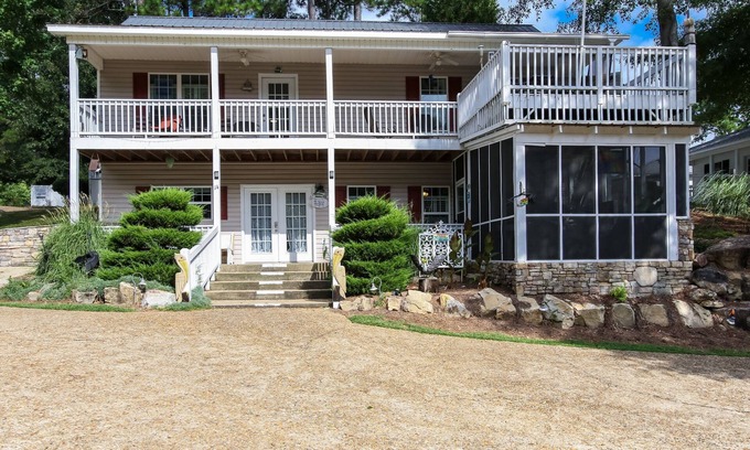 Leesburg Haus | House #14 Pelican Sunrise (no pets) Lake View