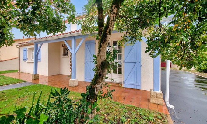 Avrille Haus | House for 10 with a pool