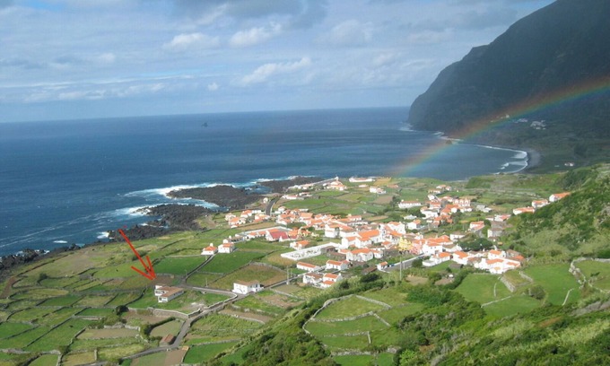 Lajes das Flores Haus | House in front of the sea (4rooms)