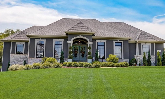 Summit Haus | House in Summit, WI Available for Rent