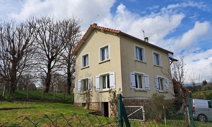 Issarles Haus | House in the Ardèche countryside, renovated, sleeps 8