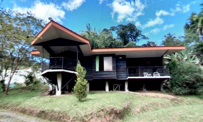 Oriental Kabine | House in the countryside near rivers and mountains