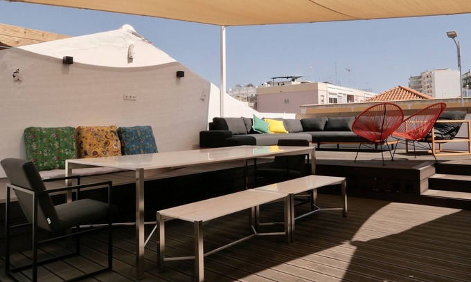 Sao Pedro Haus | House of Portraits Faro