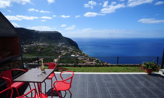 Arco da Calheta Haus | Haus mit 2 Schlafzimmer, Platz für 4 Personen und verfügt über Kinderbetten zur Verfügung