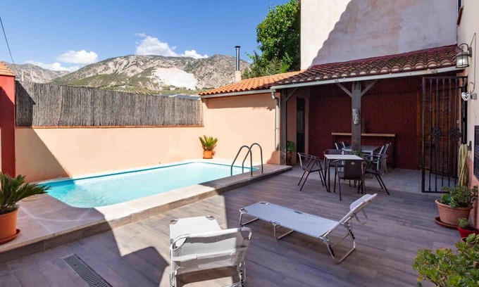 Durcal Villa | Haus mit Grill und Pool