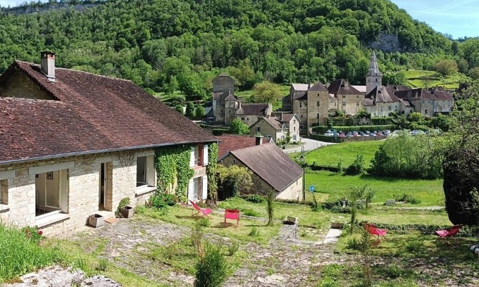 Baume-les-Messieurs Haus | House with breathtaking view of Baume-les-Messieurs abbey