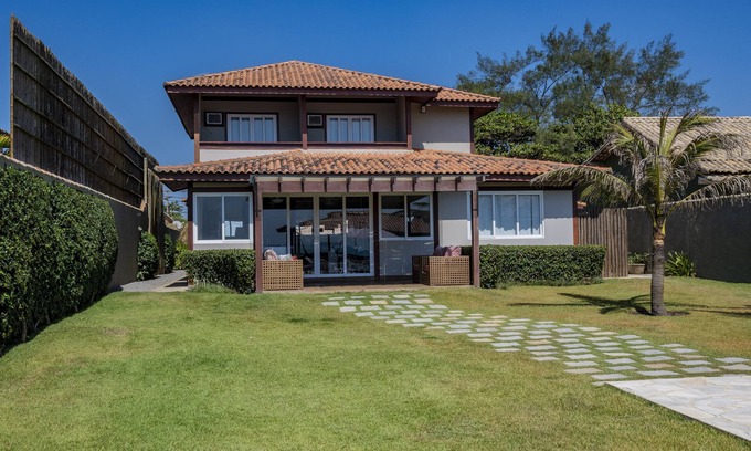 Praia Rasa Haus | Haus mit Pool am Meer