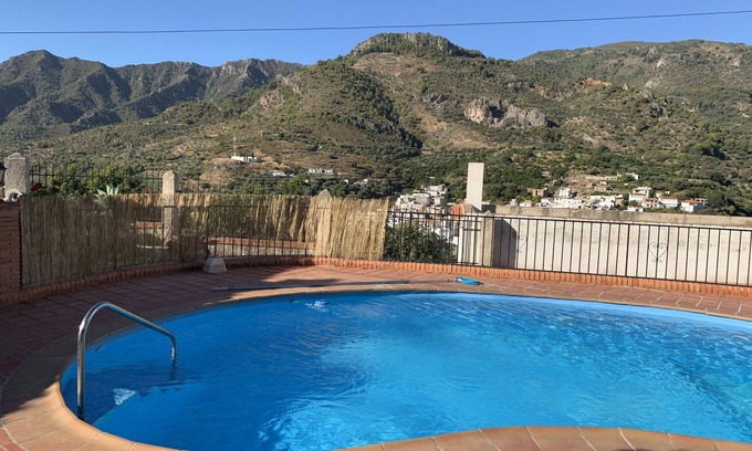 Guajar Faraguit Haus | House with views and pool in rural area for 10/12 people