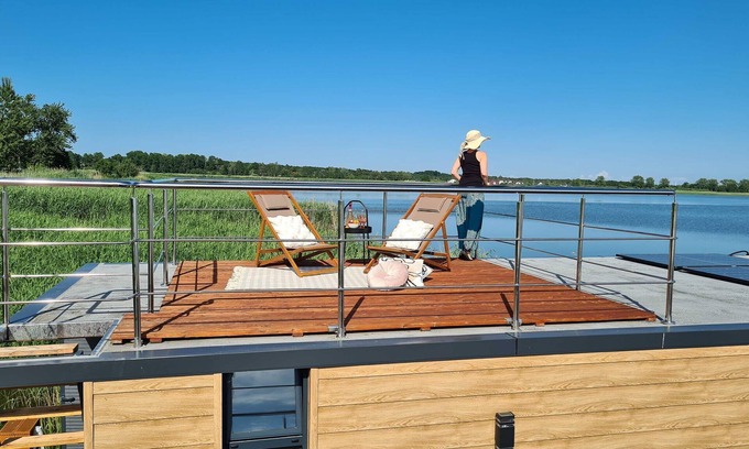 Łazy Bootsverleih | Luxuriöses Hausboot für 2 Personen, direkt am Meer