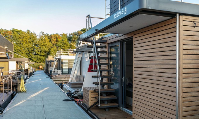 Oberhavel Bootsverleih | Hausboot Joana mit großer Sonnenterrasse in Zehdenik