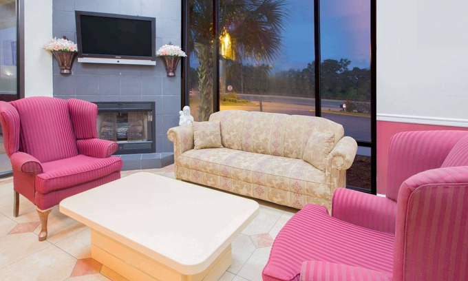 Dothan Hotel | Howard Johnson by Wyndham Dothan