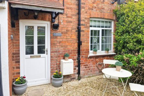 Monmouth Haus | Howells Cottage