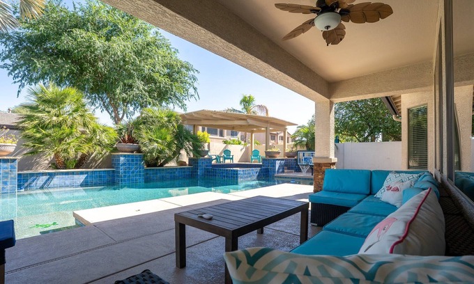 Chandler Haus | HTD Pool~Fire Pit~Games~Dog Friendly~Ping Pong
