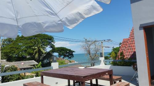 Khao Takiab Haus | Hua-Hin Beach Villa บ้านพักริมทะเลหัวหิน