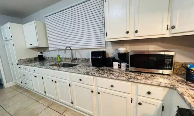 Saint Roch Haus | Huge Beautiful Blissful Villa 10 sleeping spaces!