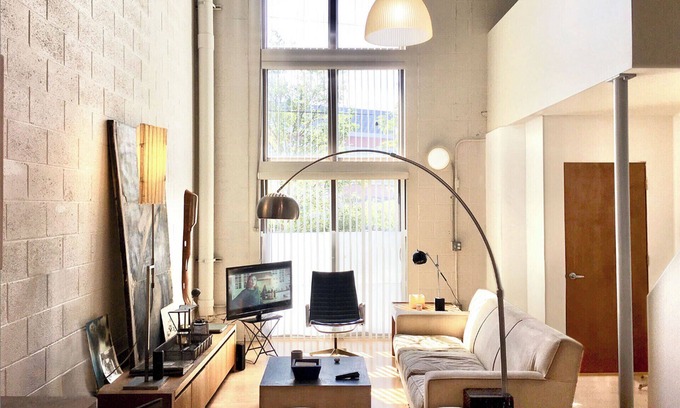 Ann Arbor Wohnung | Huge Bohemian Artist Loft with Amazing Light, Design, & Location, near Downtown