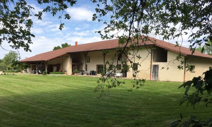 Attignat Haus | Riesiges komfortables Anwesen mit Ruhe nur für Sie (1,4 ha + Pool)