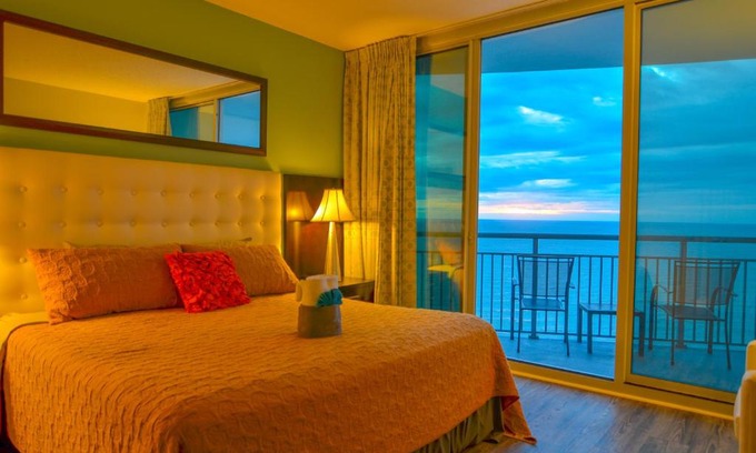 Downtown Myrtle Beach Wohnung | Huge Ocean Front Condo, Amazing Views