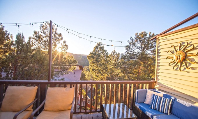 Ruidoso Eigentumswohnung | Huge Ruidoso Retreat w/ Game Room, Pool, 2 Balconies, 2 Kitchens - Sleeps 17! by RedAwning