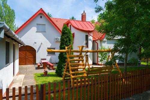 Orvenyes Wohnung | Huszár vendégház
