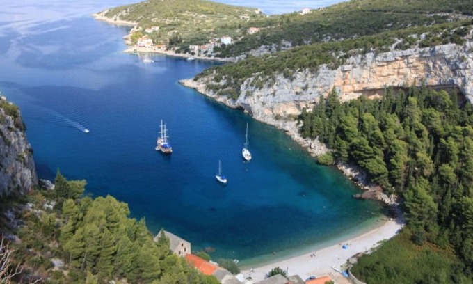 Pokrivenik Haus | Hvar, Zarace, cozy house with outdoor kitchen and private terrace with barbecue.50 m from the beach