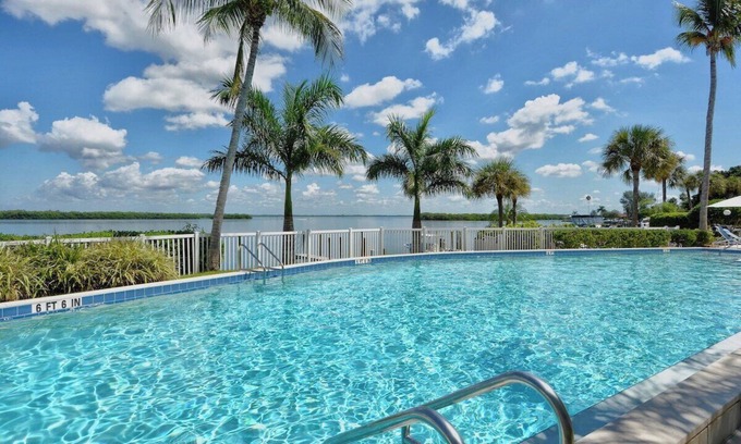 Whitney Beach Eigentumswohnung | HVC #203 - Spa/Pool - Private Paradise on LBK!