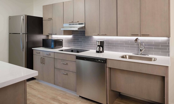 Lake Orion Hotel | Hyatt House Auburn Hills Detroit