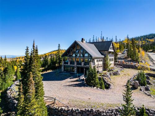 Brian Head Haus | Ice Castle