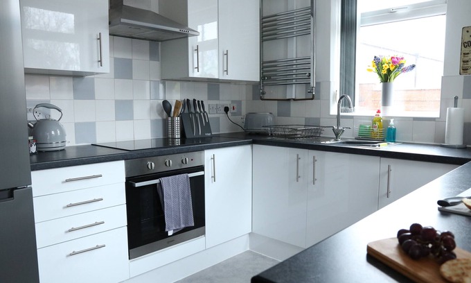 Bury Haus | Ferienhaus-Business-Eigenes Badezimmer-Large 3 Bedroom House