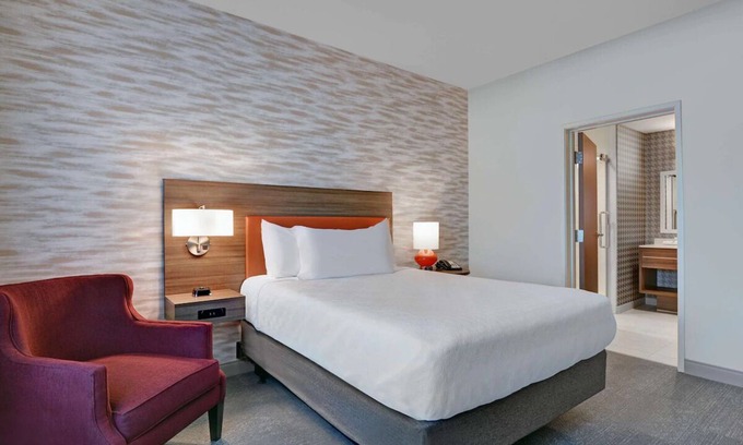 Upper Grand Lagoon Hotel | Ideal Location! 4 Spacious Units, Onsite Pool, Free Breakfast, Pets Allowed!