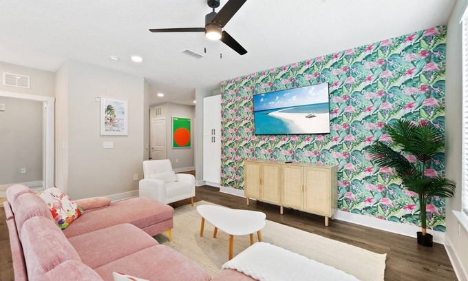 Deerwood Wohnung | Idyllic and Tropical 2BR/2BA with Pool & Gym