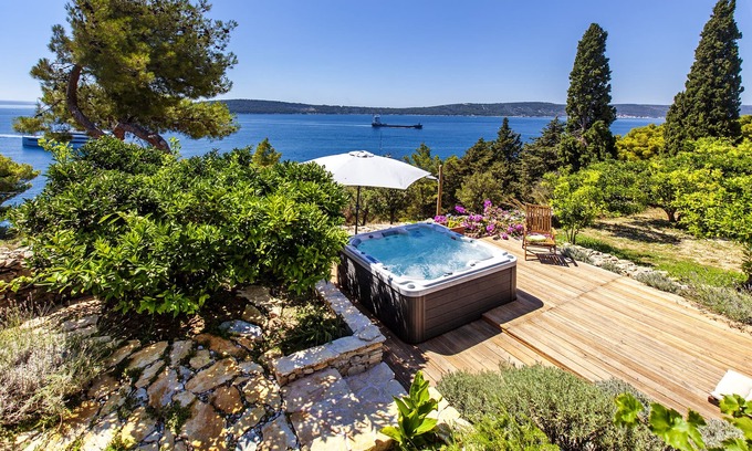 Split Haus | Idyllische Lage mit herrlichem Blick im Park Wald und 100 m vom Meer entfernt